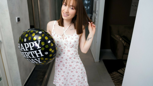Kate Quinn's Steamy Birthday Bash VR preview